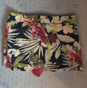 Tommy Bahama Floral Women's Shorts - Black, Red, Green